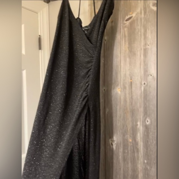 Black lovely day prom dress - Picture 3 of 4